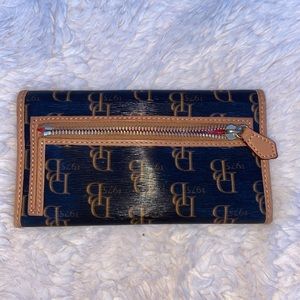 Dooney & Bourke Bags - dooney & bourke wallet Dooney & Bourke Bags - dooney & bourke wallet